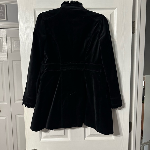 Stunning WHBM Long Velvet Ruffle Jacket - Picture 10 of 16